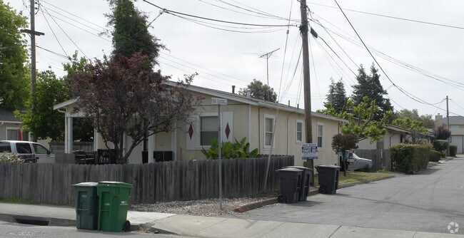 Primary Photo - 203 Medford Ave