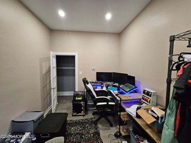 Building Photo - 11 Washington St