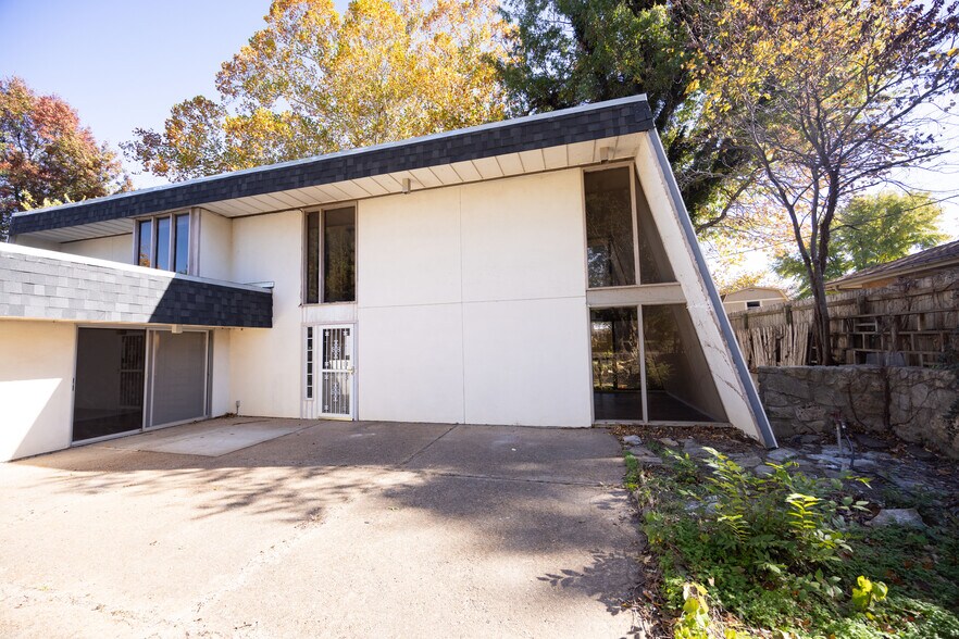 Primary Photo - 109 N 10th St