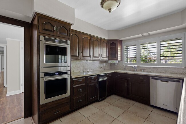 Building Photo - Welcome to this Beautiful Ranch-Style Home...