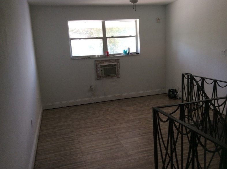 Building Photo - 421 NE 68th St