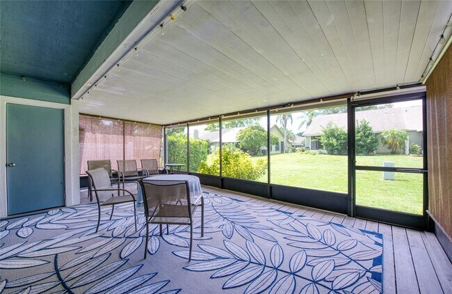 Building Photo - 2478 Bentley Dr