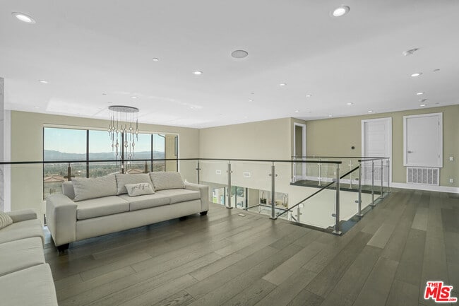 Building Photo - 20306 Willoughby Ln