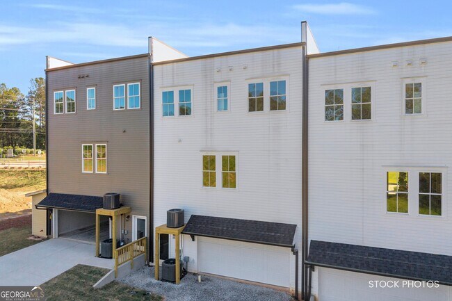 Building Photo - 1038 Homestead Way St