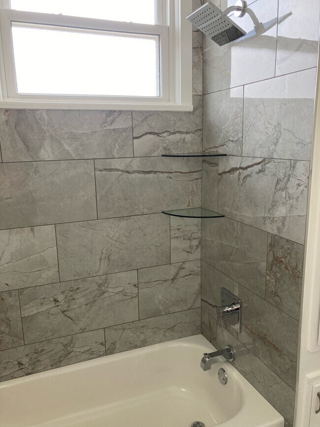 Building Photo - 8810 Oleander St