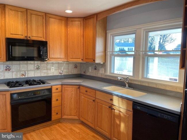 Building Photo - 4021 Locust St