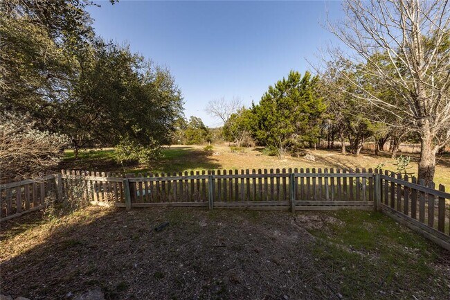Building Photo - 105 Ridge Oak Dr