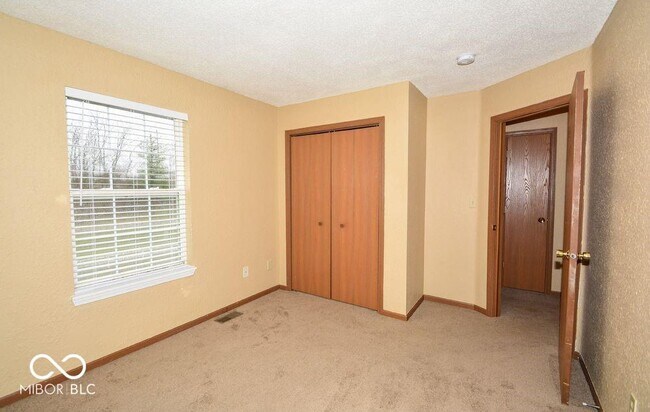 Building Photo - 10325 Liverpool Way