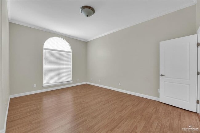 Building Photo - 321 Condor Ave