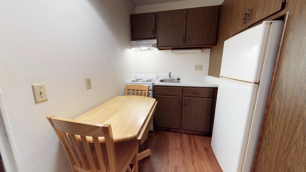 Building Photo - 542 W Doty St