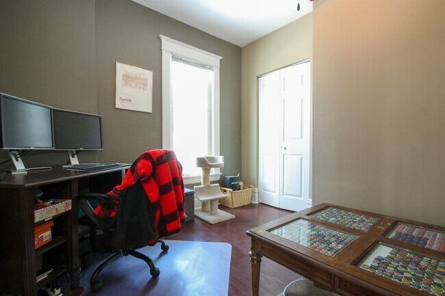 Building Photo - 1315 5th St NE