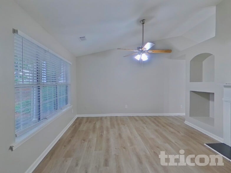 Building Photo - 628 Fairgreen Trail