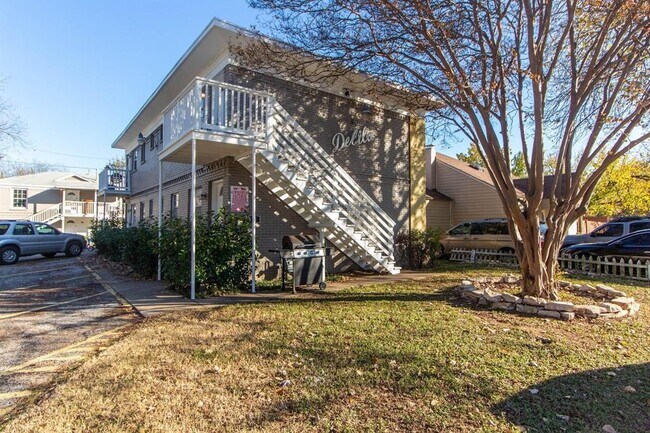 Building Photo - 512 S Delaware St