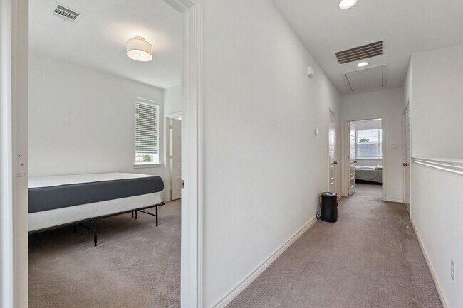 Building Photo - 2830 Addison Park Ln