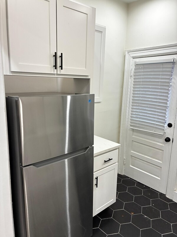 Building Photo - 2742 Riverside Ave