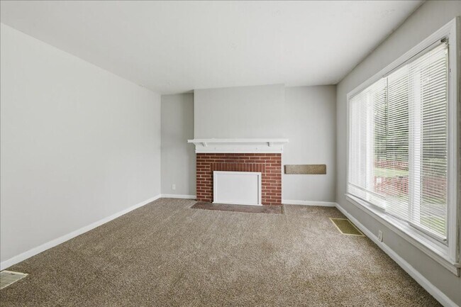 Building Photo - 3436 Lasalle St