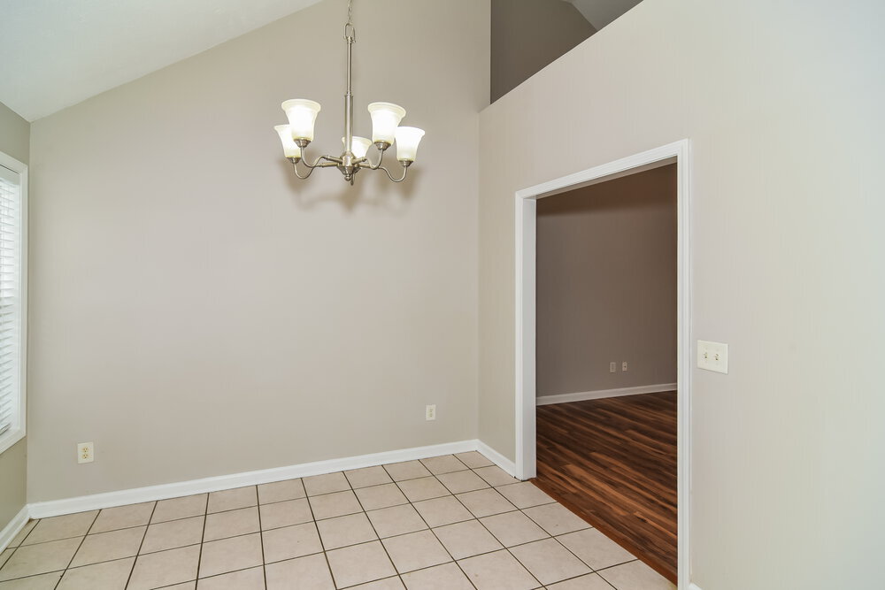 Building Photo - 9010 Lomond Dr