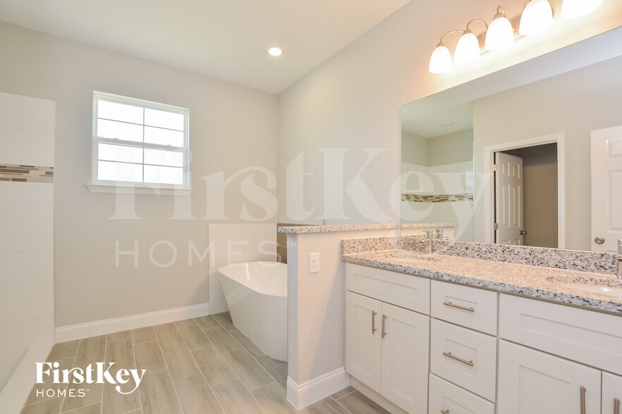 Building Photo - 308 Camellia Ct