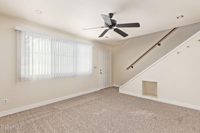 Building Photo - Great Location in Scottsdale!  2 bedroom, ...