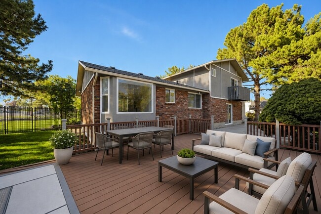 Building Photo - 7473 Bromley Rd