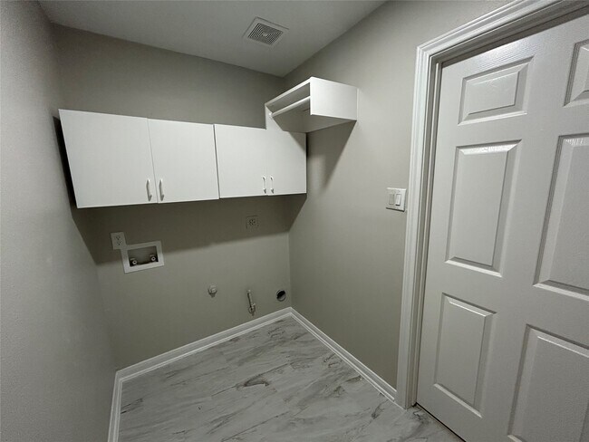 Building Photo - 21725 York Timbers Dr