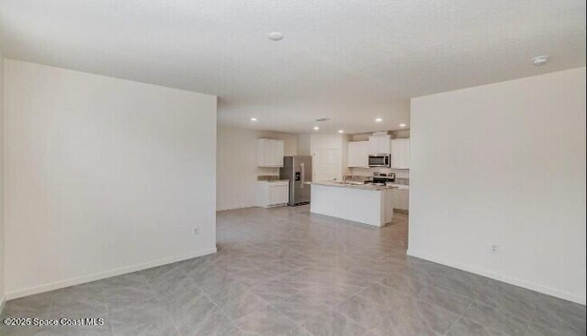 Building Photo - 6935 Topaz Dr