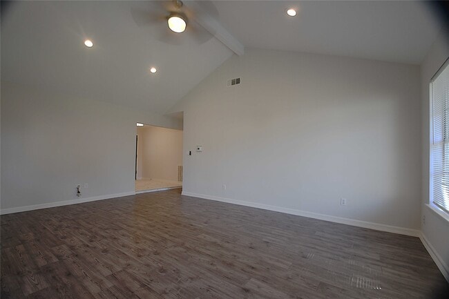 Building Photo - 9243 Friendship Rd