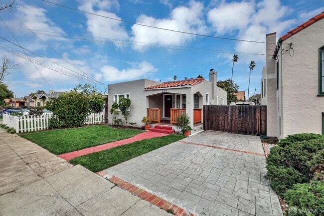 Building Photo - 609 S Delaware St