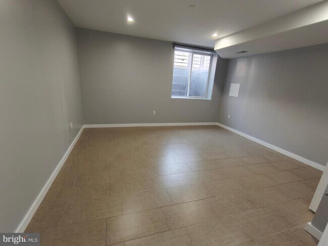 Building Photo - 1105 Mt Vernon St