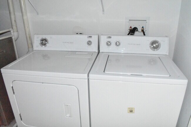 Building Photo - 8255 Skokie Blvd