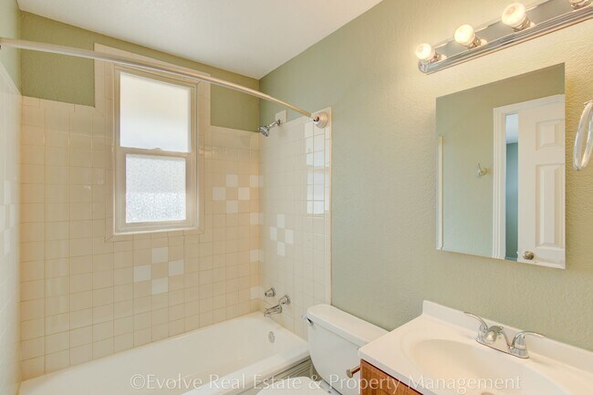 Building Photo - Evolve Real Estate: Charming Ranch Style Retreat In the Heart of Denver, 15 minutes to Downtown D...