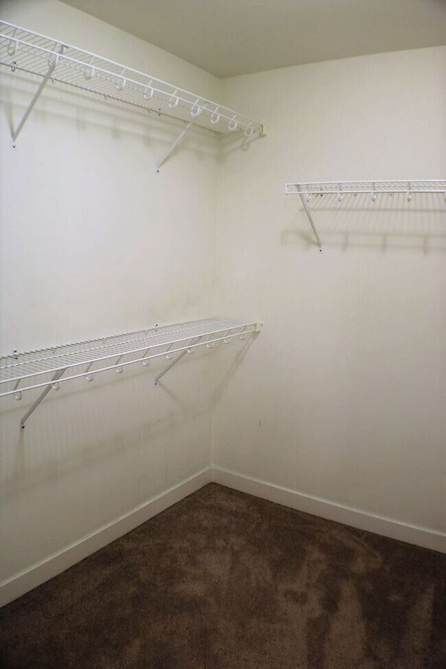Building Photo - $2,000 | 3 Bedroom, 3 Bathroom TOWN HOME | PET Friendly* | Sublease* | Available for August 1st, ...