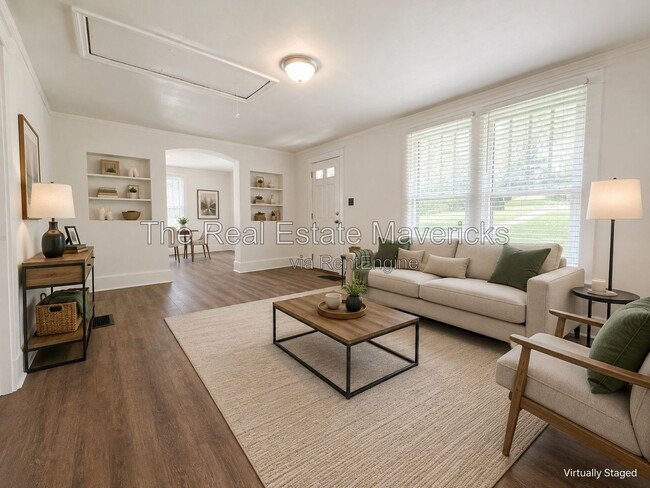 Building Photo - 404 N Seminole Dr
