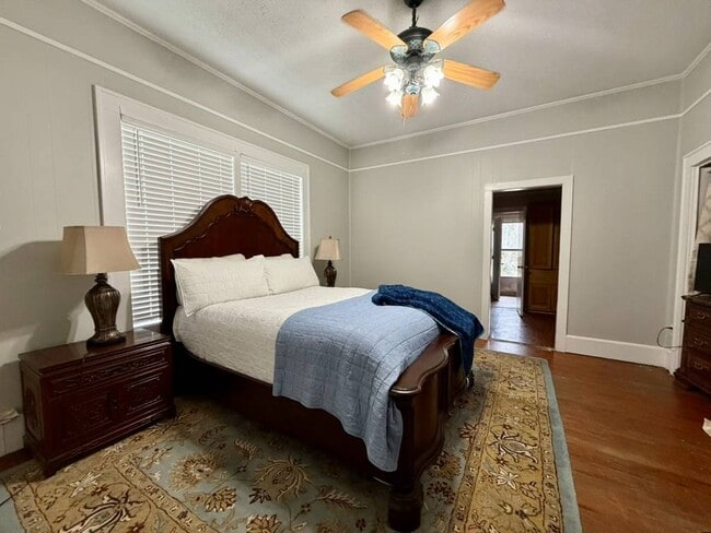 Building Photo - 102 Mulberry St