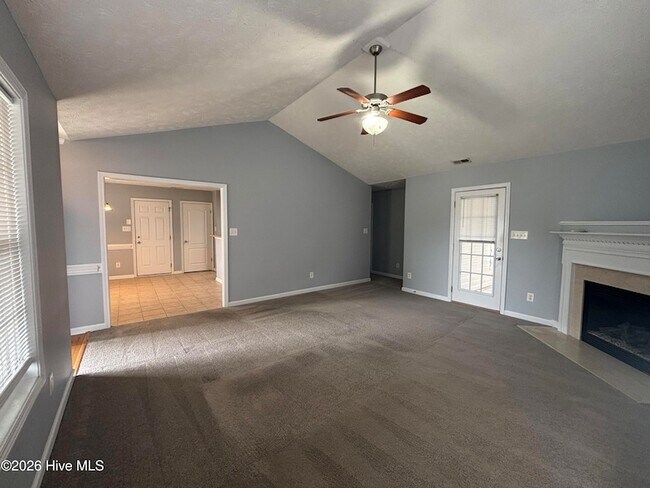 Building Photo - 376 Eastfield Dr