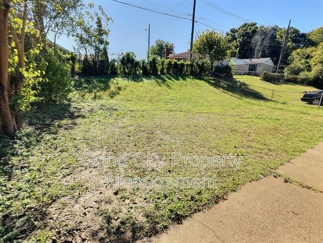 Building Photo - 395 Fairhope Rd