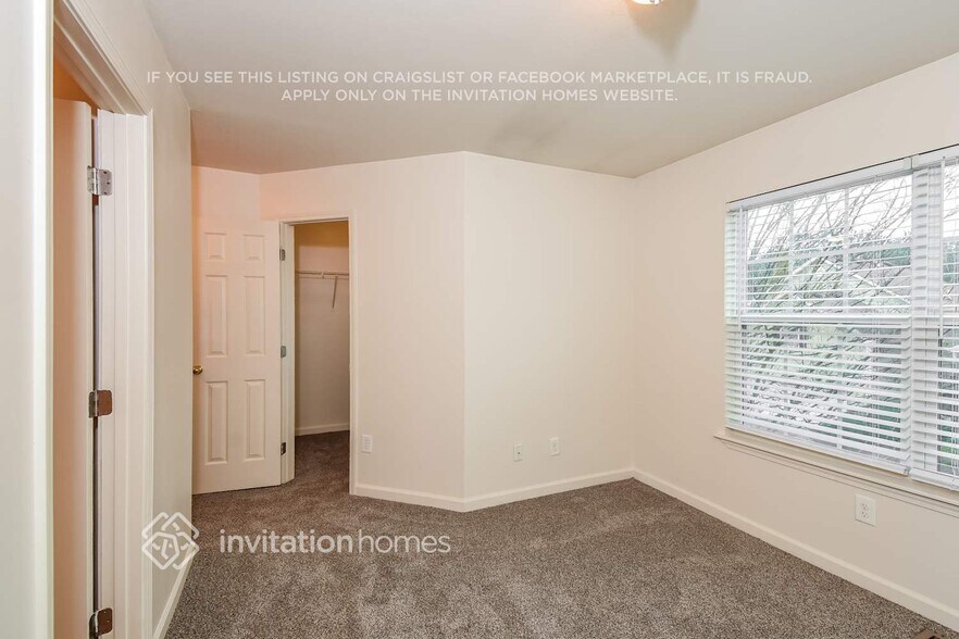 Building Photo - 112 Village Pkwy