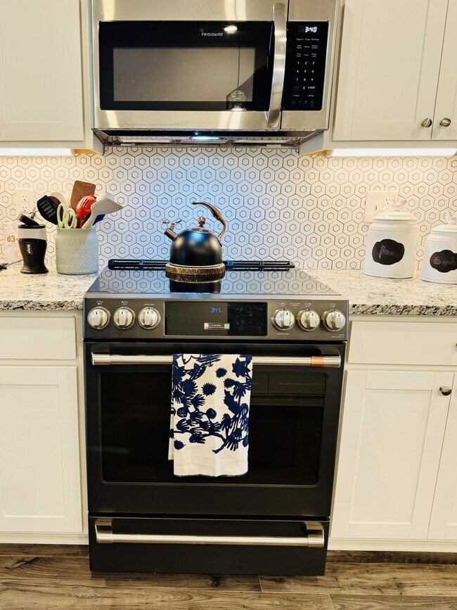 Building Photo - 2464 Campton Lp