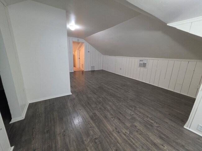 Building Photo - 170 N 100 E