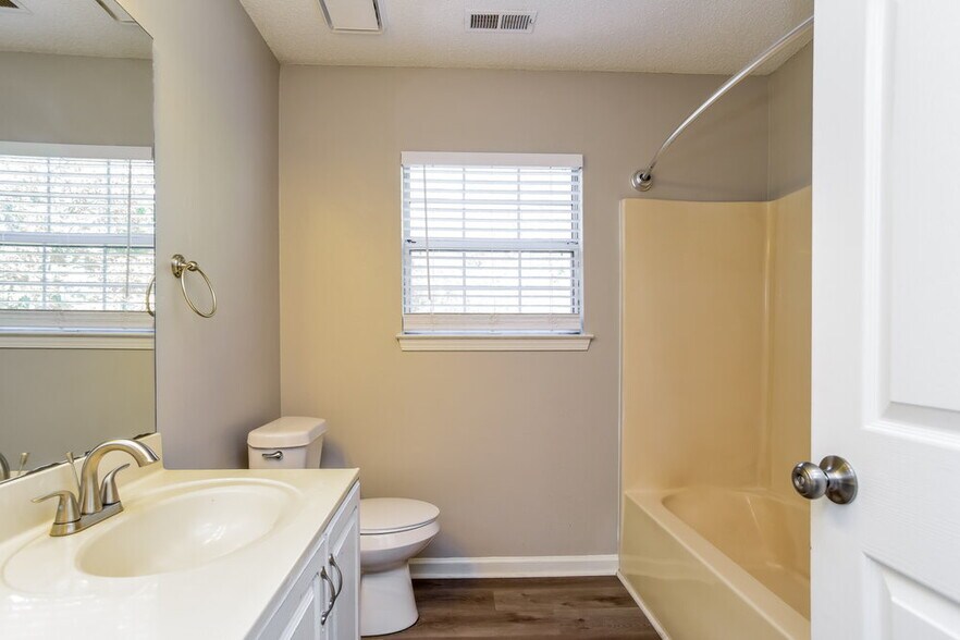 Building Photo - 12824 Diamond Dr