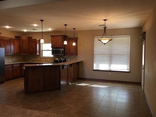 Building Photo - 1213 Red Rock Dr