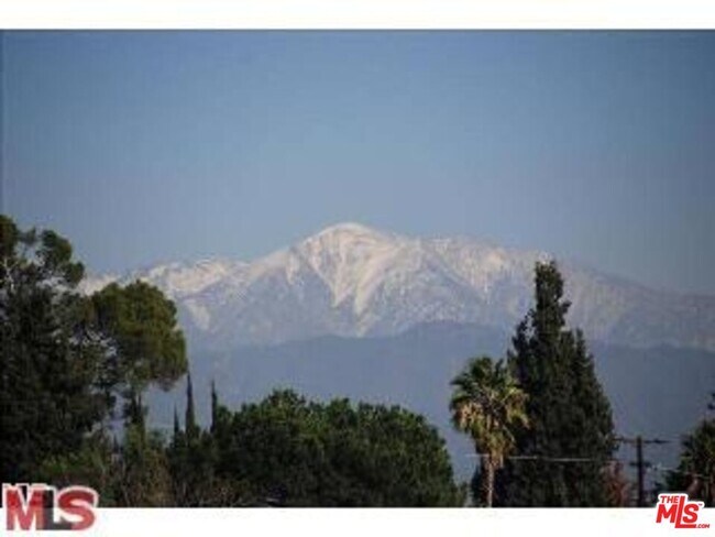 Building Photo - 649 Cross Ave