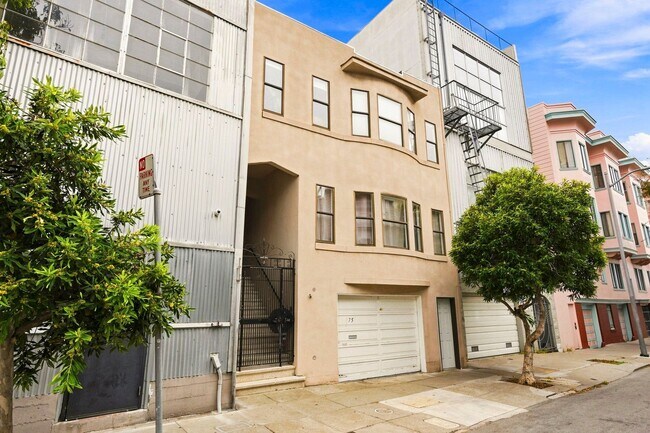 Building Photo - 75 Lafayette St