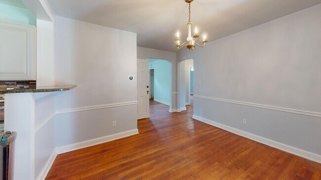 Building Photo - Spacious Three Bedroom Silver Spring House...