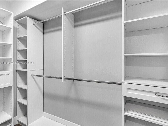 Building Photo - 12500 SW 5th Ct