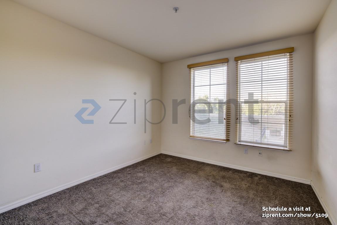 Building Photo - Unit 222