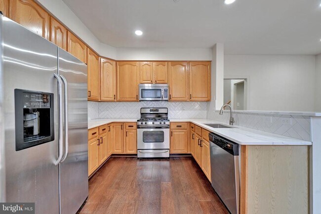 Building Photo - 14203 Plum Run Way