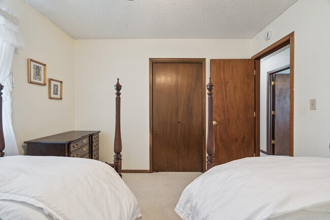 Building Photo - 1245 Michelle Ct