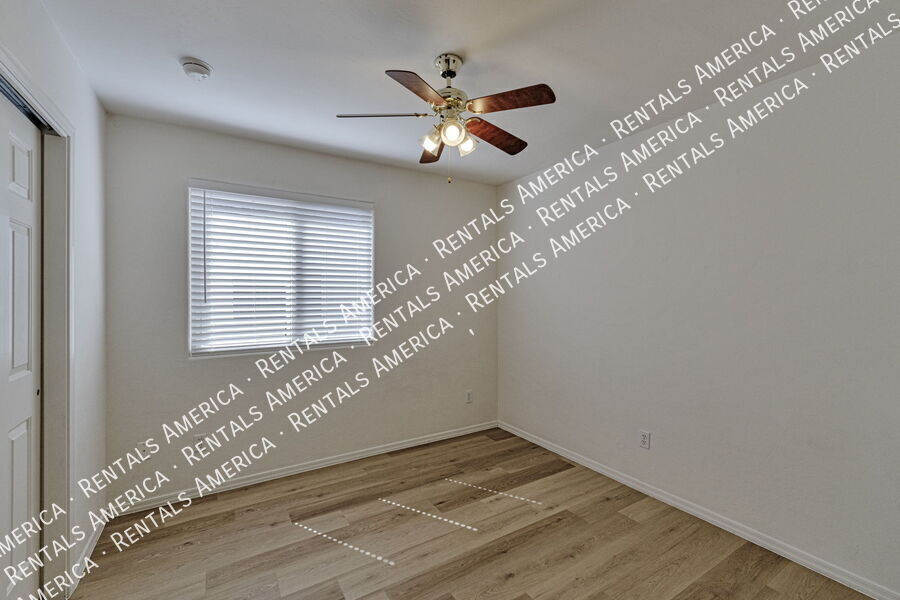 Building Photo - 8421 S Burien Rd