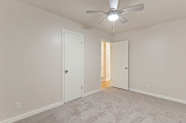 Building Photo - 1220 Janes Ln